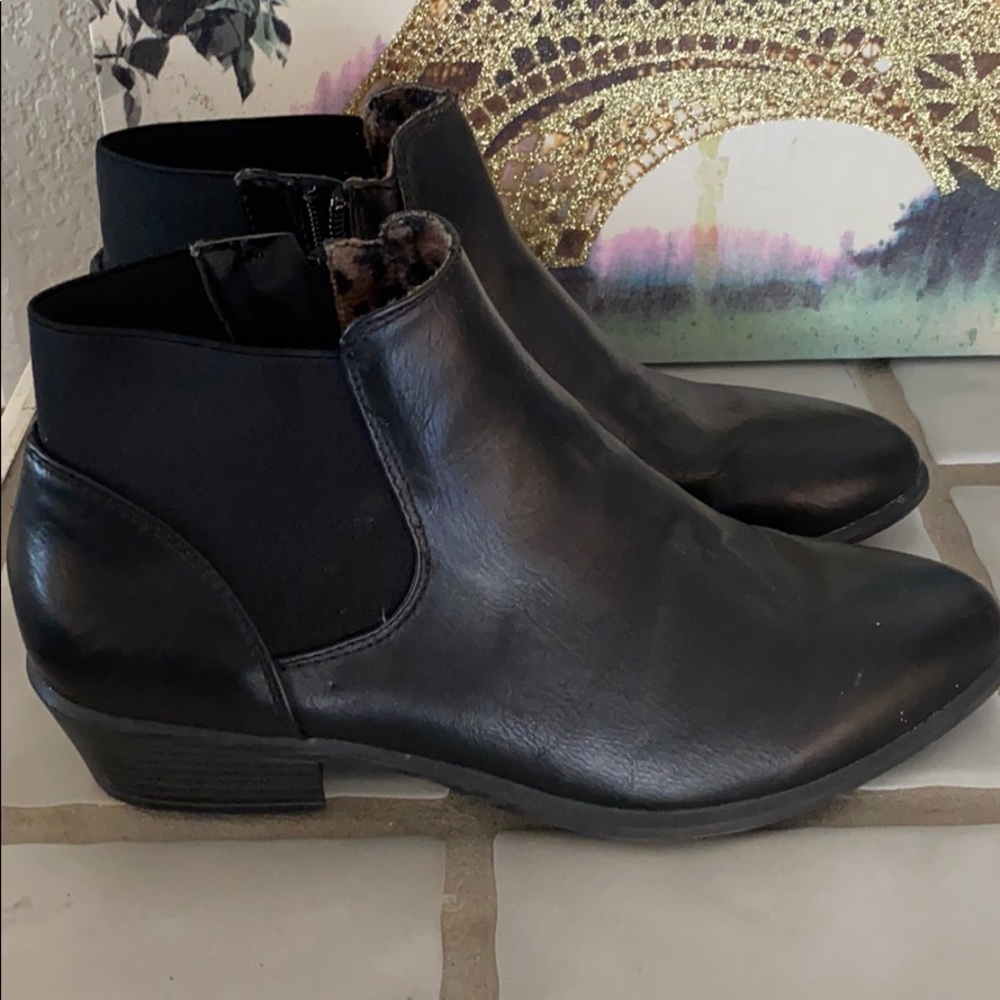 Black bootie
